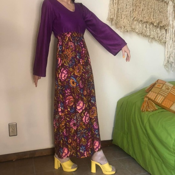 Vintage 1960s hostess gown - Picture 4 of 4